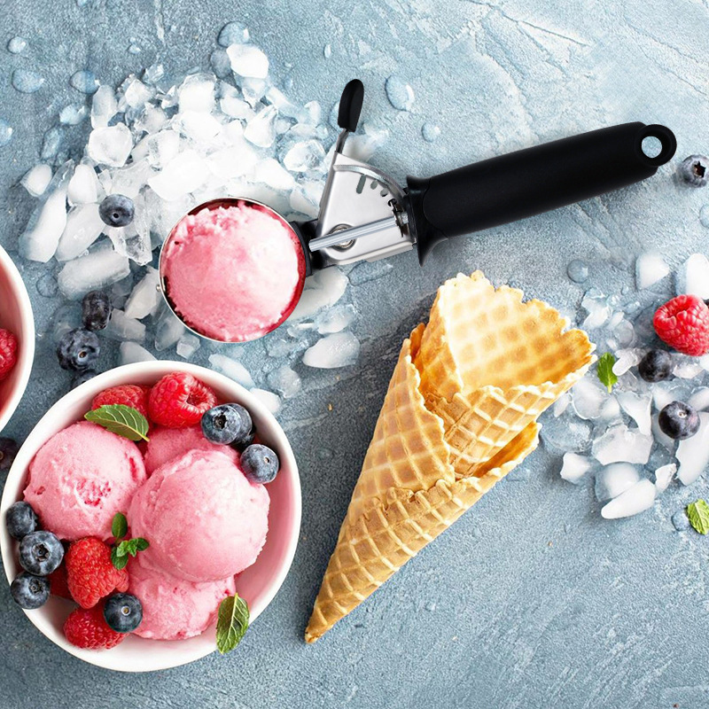 Cucchiaio da gelato in acciaio - Kitchen Gadgets Needed recensione e prezzo